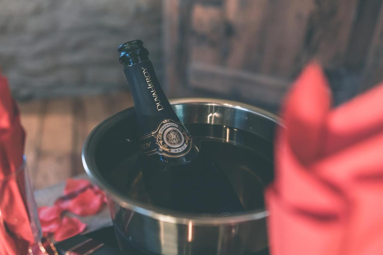 Romantic Getaway - Sauna And Jacuzzi - El Clandestino Stoumont Bagian luar foto