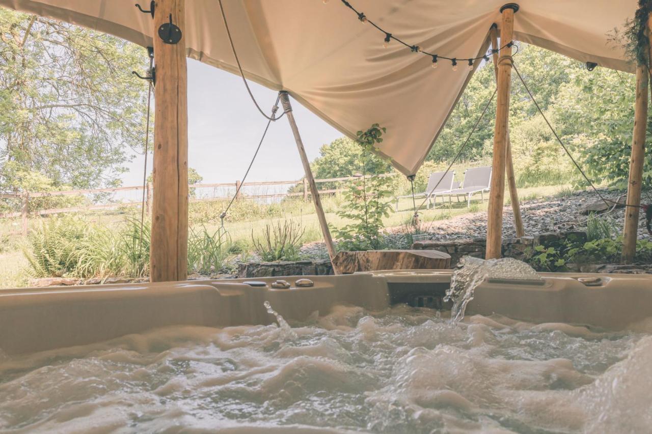 Romantic Getaway - Sauna And Jacuzzi - El Clandestino Stoumont Bagian luar foto